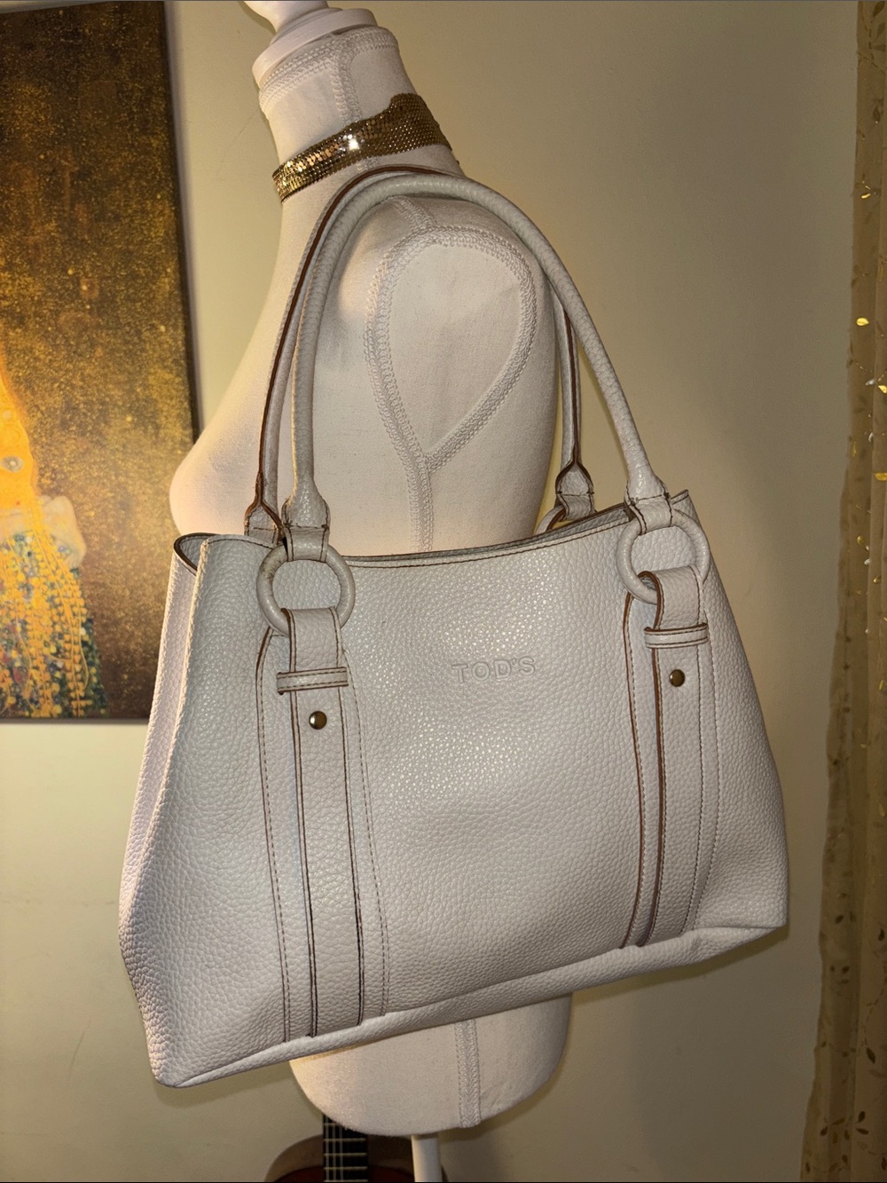 Tod's White Pebbled Leather Shoulder Tote